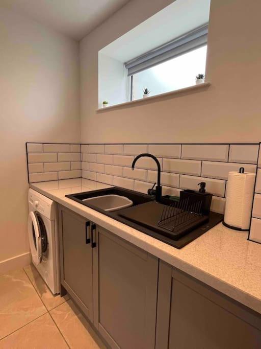 Entire Property In Downham Market, Serviced Accomodation Apartamento Exterior foto